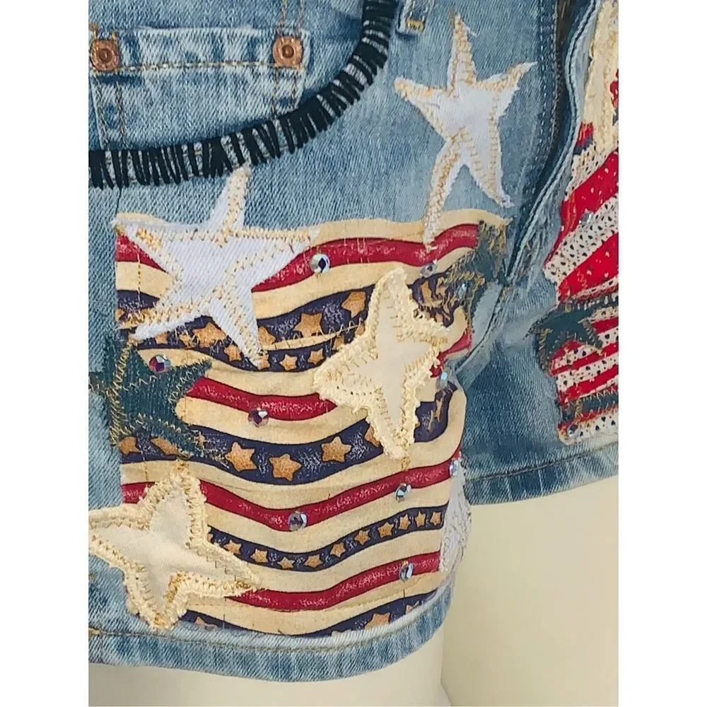Vintage Y2K Custom‎ Levi’s Patriotic Patchwork Shorts Size 9